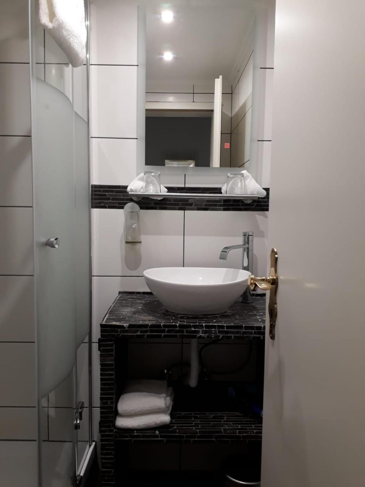 Hotel Restaurant Adria Kroatien Bad Ems Eksteriør bilde